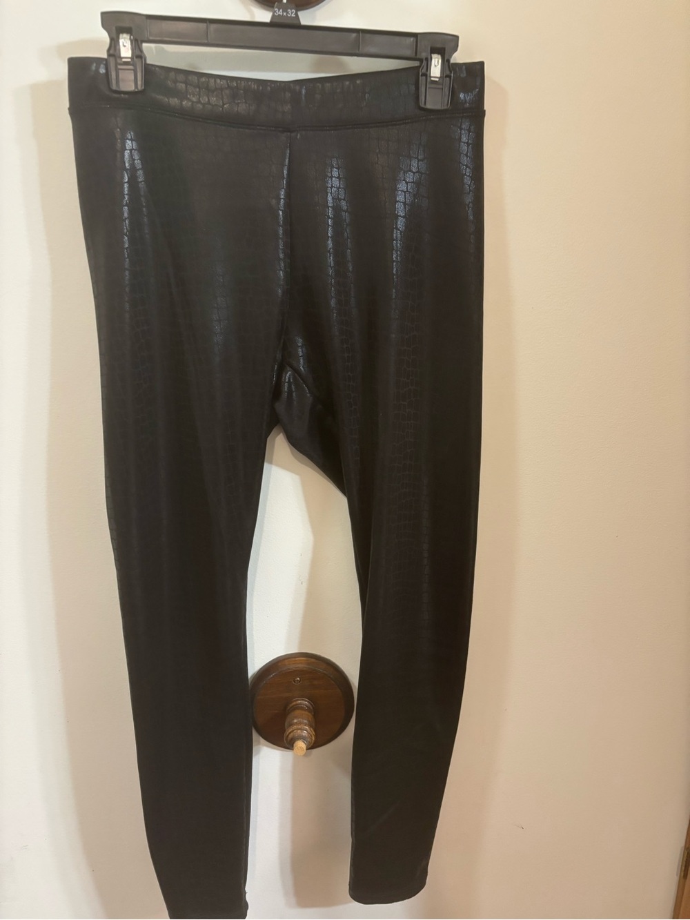 Express Black Faux-Leather Croc-Embossed Leggings